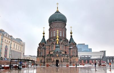 哈尔滨建筑艺术广场索菲亚教堂风雪冬季