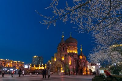 春天的建筑艺术广场索菲亚教堂