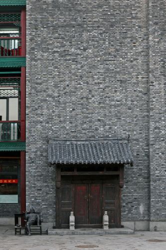 哈尔滨老道外中华巴洛克建筑风情庭院雕塑