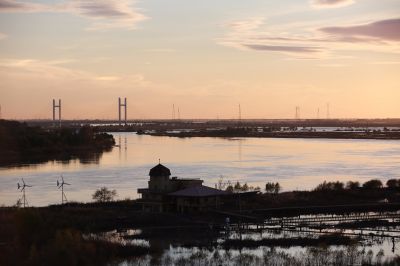 哈尔滨的秋阳明滩大桥湿地建筑