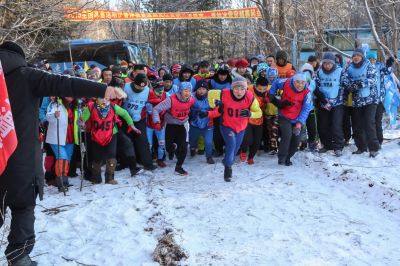 2019年全国冰雪运动会伊春体验赛黑龙江省职工滑雪赛冬季体育项目森林冰雪穿越