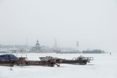 冬季哈尔滨江北船厂