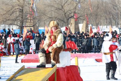 哈尔滨第二届采冰节开幕式参与者