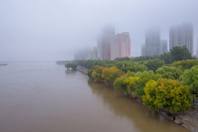 雾笼冰城