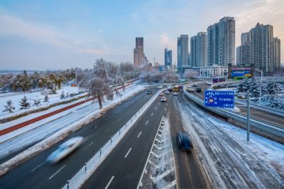 雪覆江畔美如画1