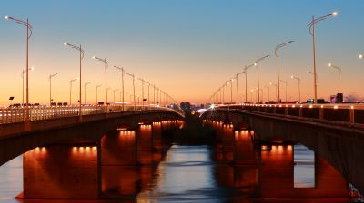 夜色下的松花江大桥