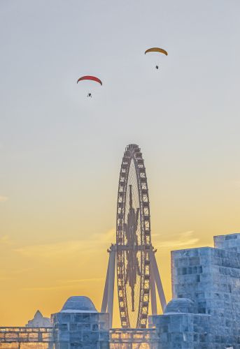 冰雪大世界滑翔伞
