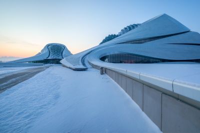 哈尔滨大剧院的雪后晨光