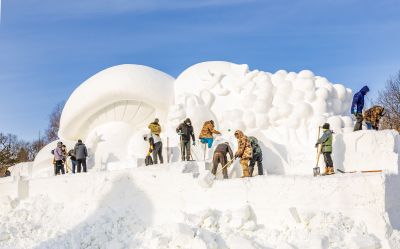 建设中的太阳岛雪博会