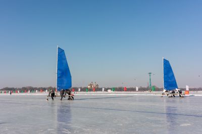 职工冰上运动比赛