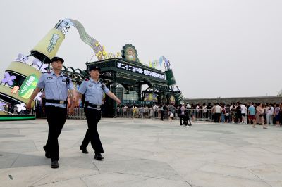 冰城公安确保第二十二届中国哈尔滨国际啤酒节开幕式安全