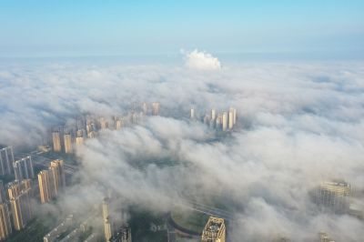 哈尔滨城市上空的云海