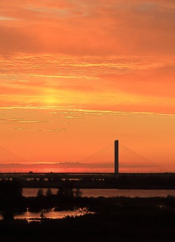 阳明滩大桥上看夕阳