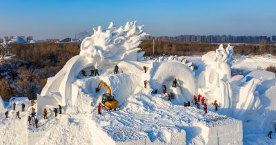 第33届哈尔滨太阳岛雪博会主雪雕制作中