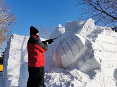 斯大林公园制作雪雕