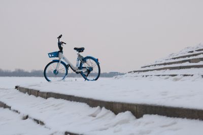 道外松花江畔雪景