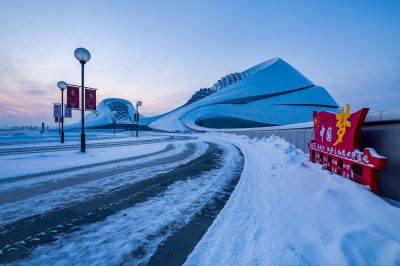 雪后的哈尔滨大剧院