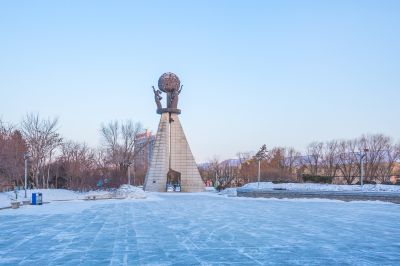 母亲广场冬季雪景