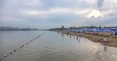 哈尔滨北岸沙滩浴场