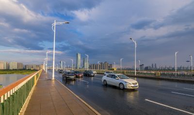哈尔滨公路大桥上的风光