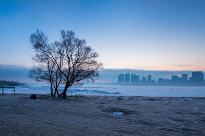 江畔春雪霁美景入画屏1