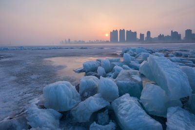 残冰融水润大江1