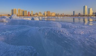 江北残冰