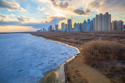早春江畔风景2