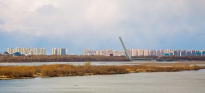 早春江畔风景2