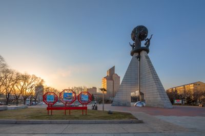疫情下母亲广场迎来曙光