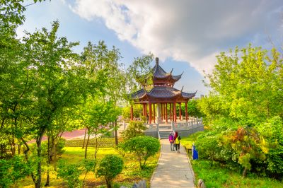 中国亭园的夏日风景