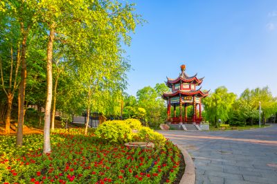中国亭园的夏日风景