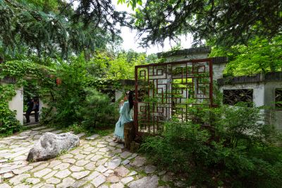 西郊山林赛江南