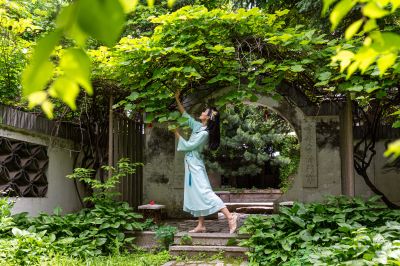 西郊山林赛江南