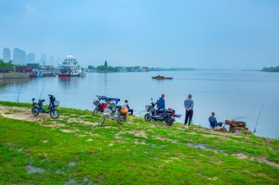 烟雨群力外滩江畔风景