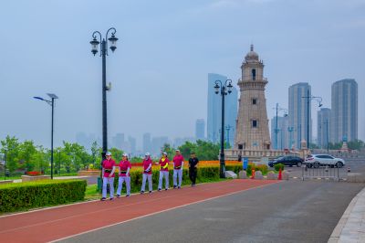 烟雨群力外滩江畔风景