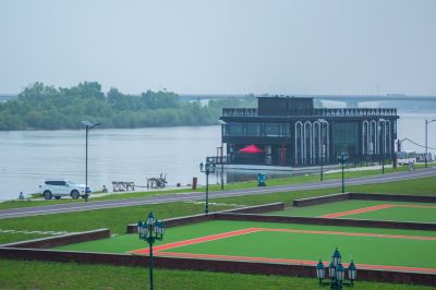 烟雨群力外滩江畔风景
