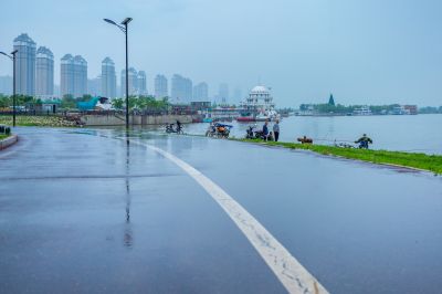 烟雨群力外滩江畔风景