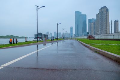 烟雨群力外滩江畔风景