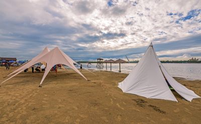 夏日松花江畔