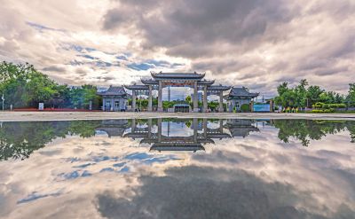 中国亭园雨后彩虹