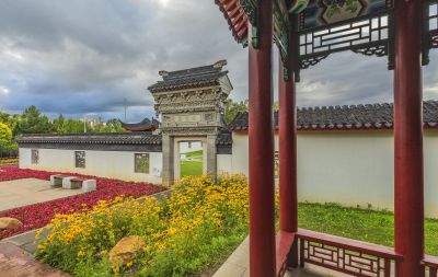 中国亭园雨后彩虹