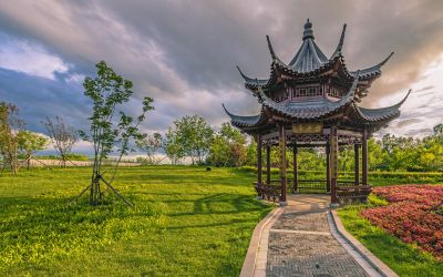 中国亭园雨后彩虹