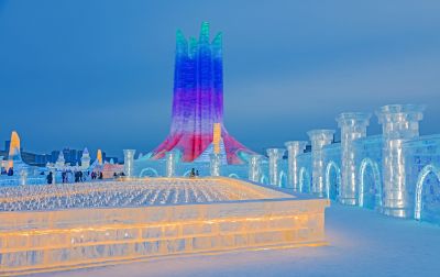 冰雪大世界游人夜景