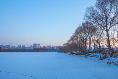 一湖三岛江畔的早晨1