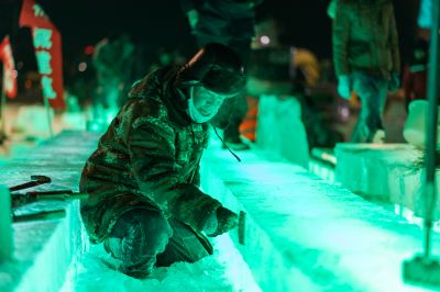 建造中的冰雪大世界