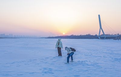 封冻的松花江