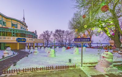 铁路江上俱乐部小雪人