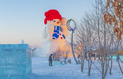 德嘉码头大雪人