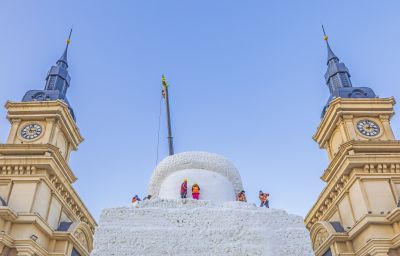 音乐公园大雪人制作中